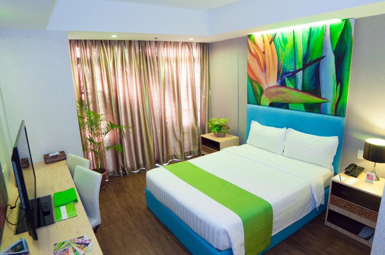 Aziza Paradise Hotel Puerto Princesa Esterno foto