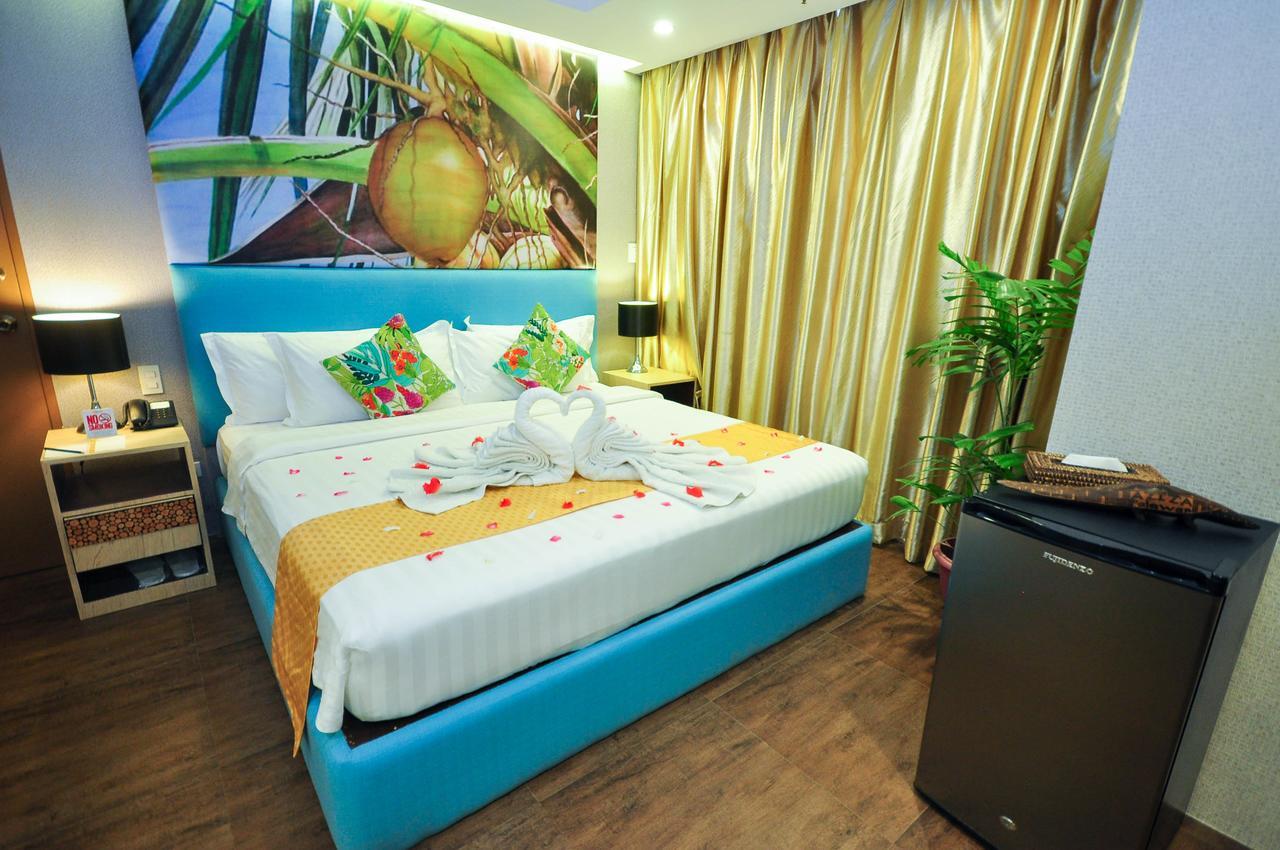 Aziza Paradise Hotel Puerto Princesa Esterno foto