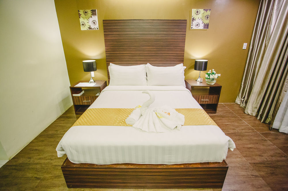 Aziza Paradise Hotel Puerto Princesa Esterno foto
