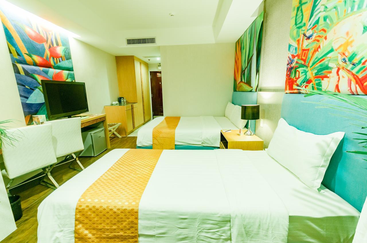Aziza Paradise Hotel Puerto Princesa Esterno foto