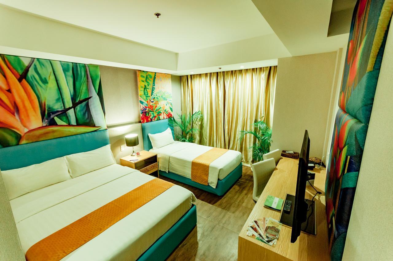 Aziza Paradise Hotel Puerto Princesa Esterno foto