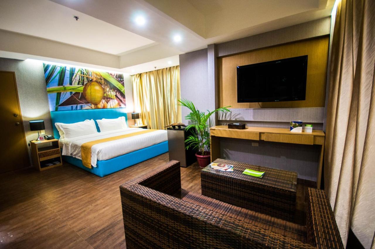 Aziza Paradise Hotel Puerto Princesa Esterno foto