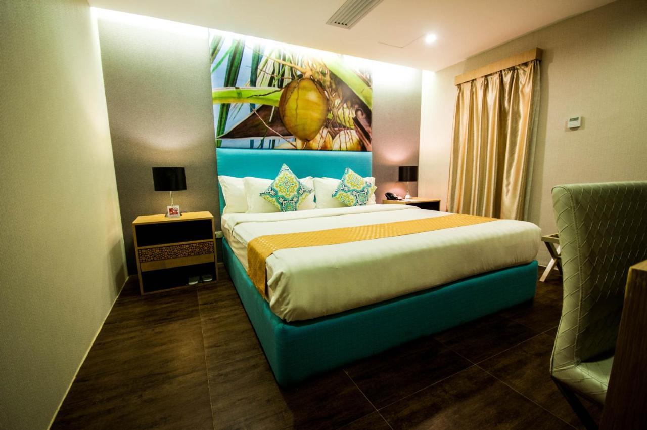 Aziza Paradise Hotel Puerto Princesa Esterno foto