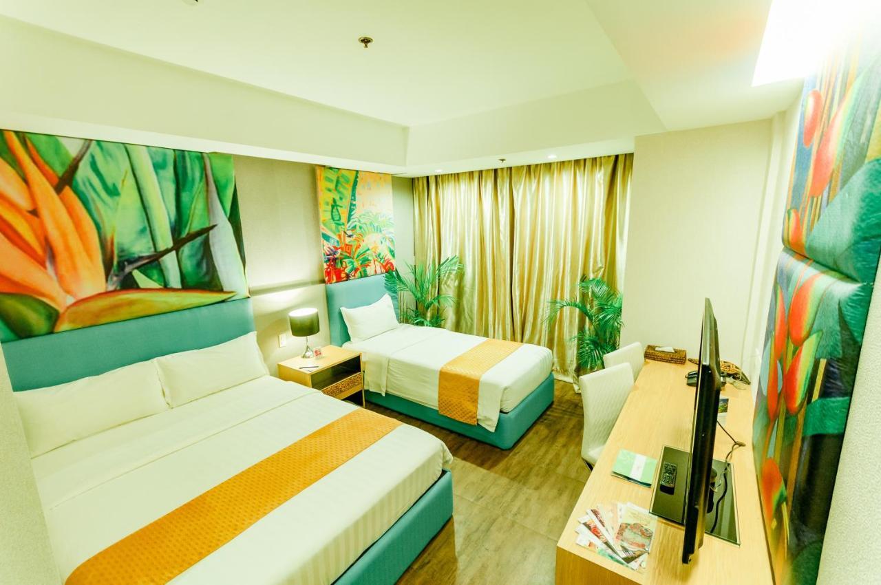 Aziza Paradise Hotel Puerto Princesa Esterno foto